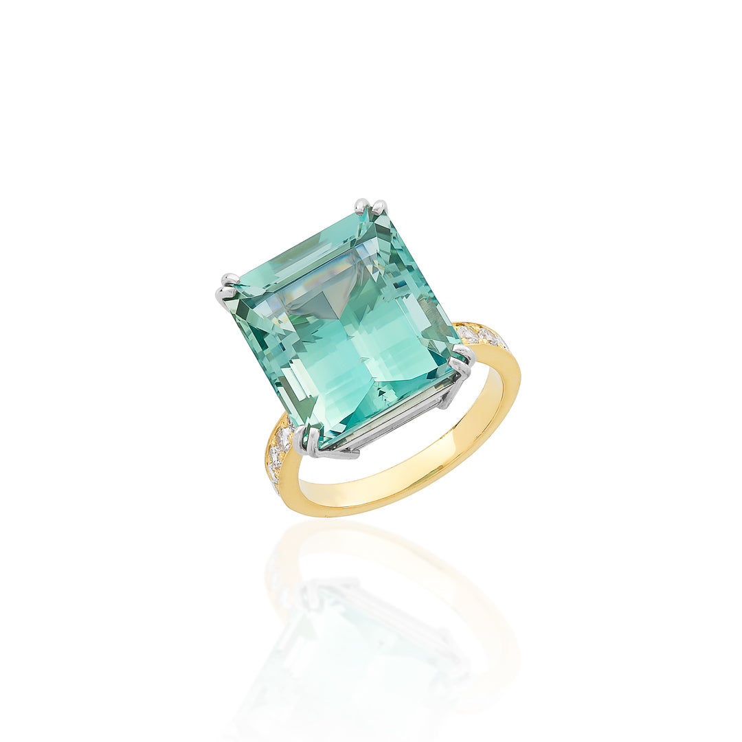 Diamond, Emerald and Aquamarine Ring – 18ct Yellow Gold 18ct Yellow Gold