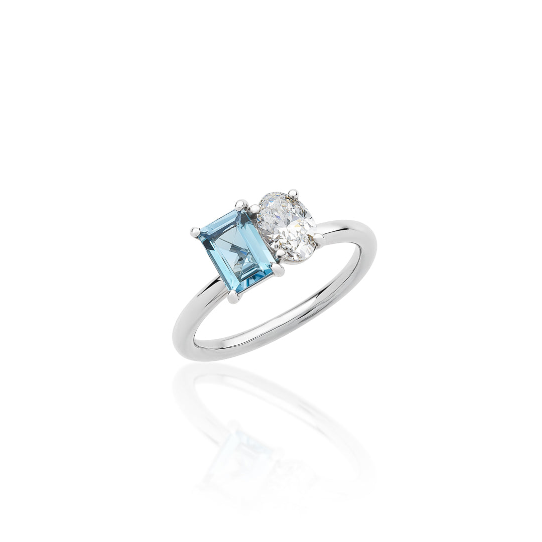 Diamond and Aquamarine Ring – 18ct White Gold 18ct White Gold