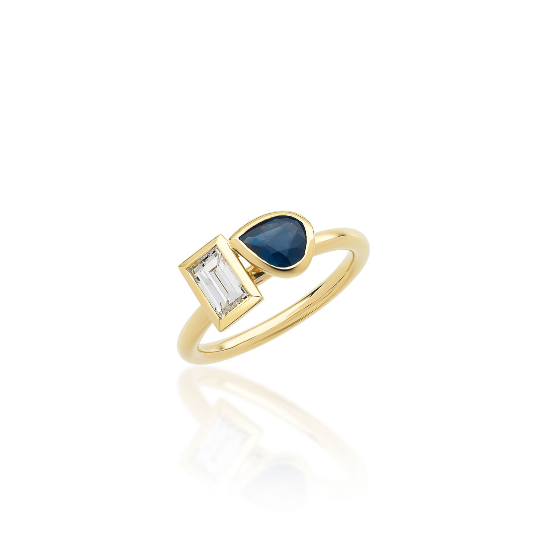 Diamond and Sapphire Bezel Ring – 18ct Yellow Gold 18ct Yellow Gold