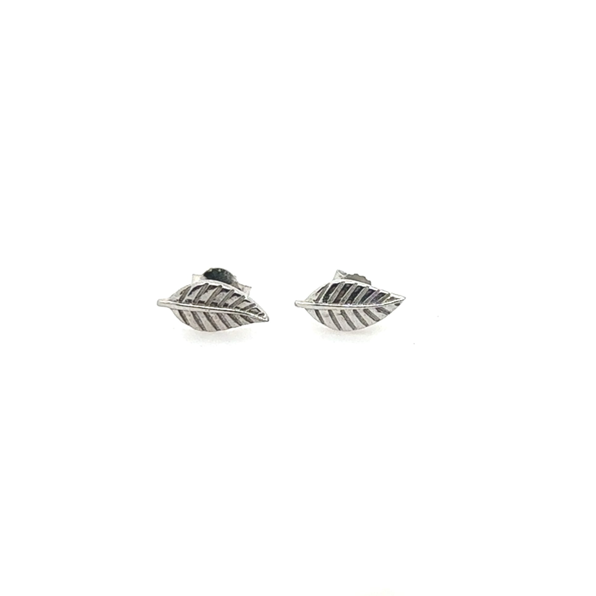 Stud Earrings – 9ct White Gold 9ct White Gold